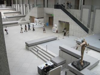 横浜美術館アトリウム