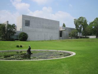ヴァンジ彫刻庭園美術館|庭園