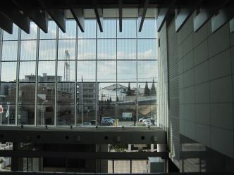 アートあざみ野,アトリウムから正面