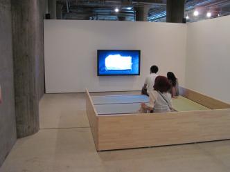 『SF エスエフ/San Francisco or Science Fiction or How do I Understand the History』篠田太郎(2013),ビデオインスタレーション