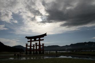 厳島神社大鳥居・遠景２